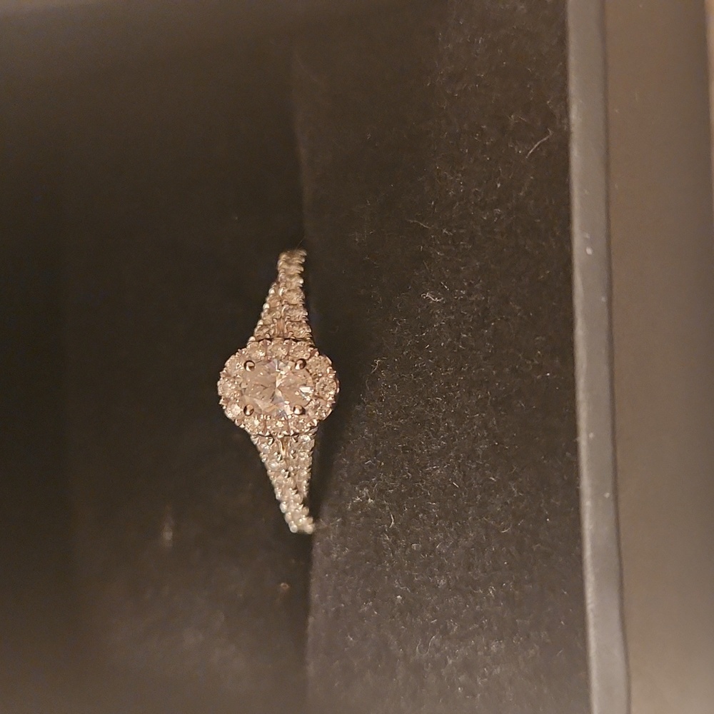 Engagement RING, Size 8 - Picture 5 of 6
